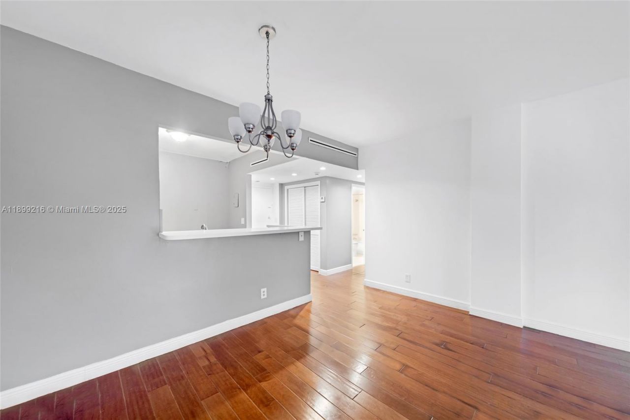 1455 N Treasure Dr, Unit 3K, North Bay Village, FL 33141 Photo