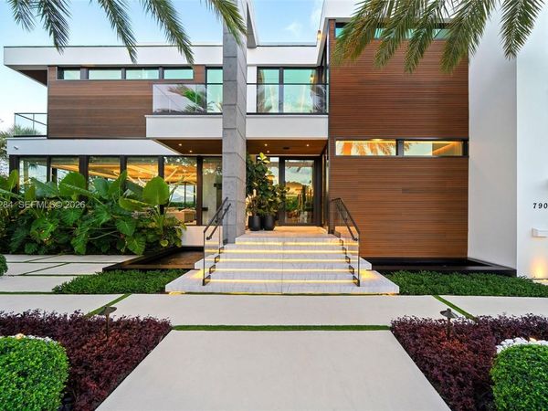 790 Lake Rd, Miami, FL 33137