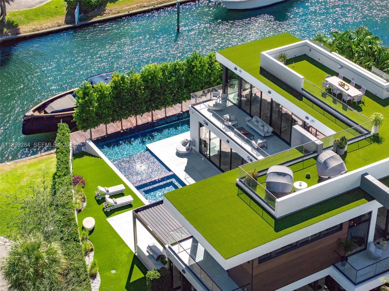 790 Lake Rd, Miami, FL 33137 Photo