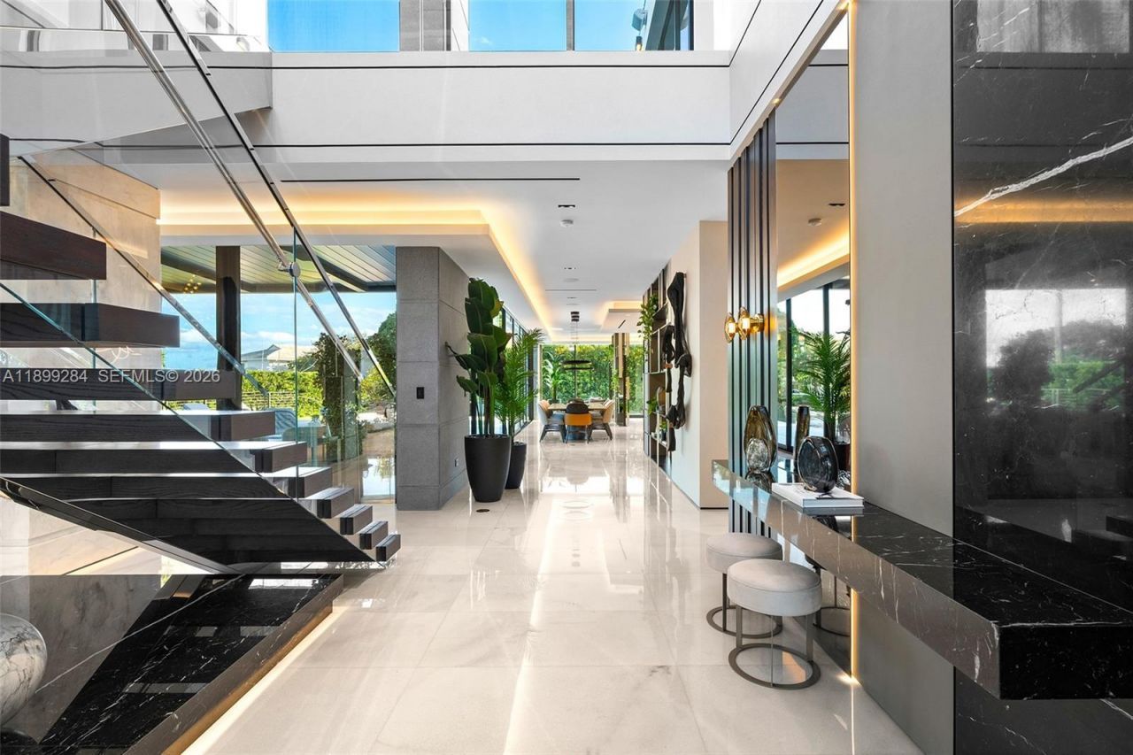 790 Lake Rd, Miami, FL 33137 Photo