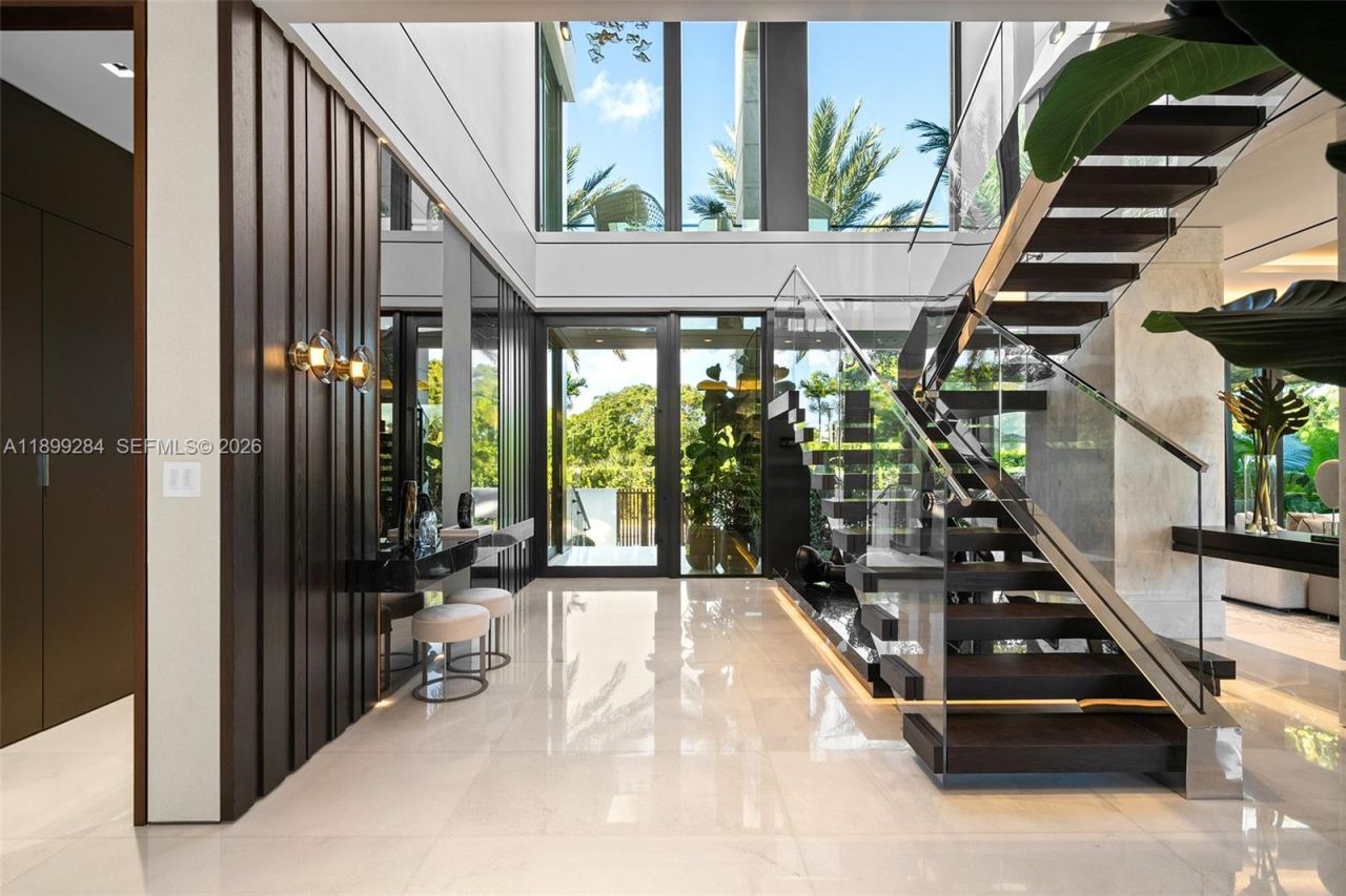 790 Lake Rd, Miami, FL 33137 Photo