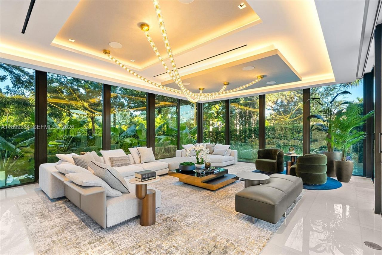 790 Lake Rd, Miami, FL 33137 Photo