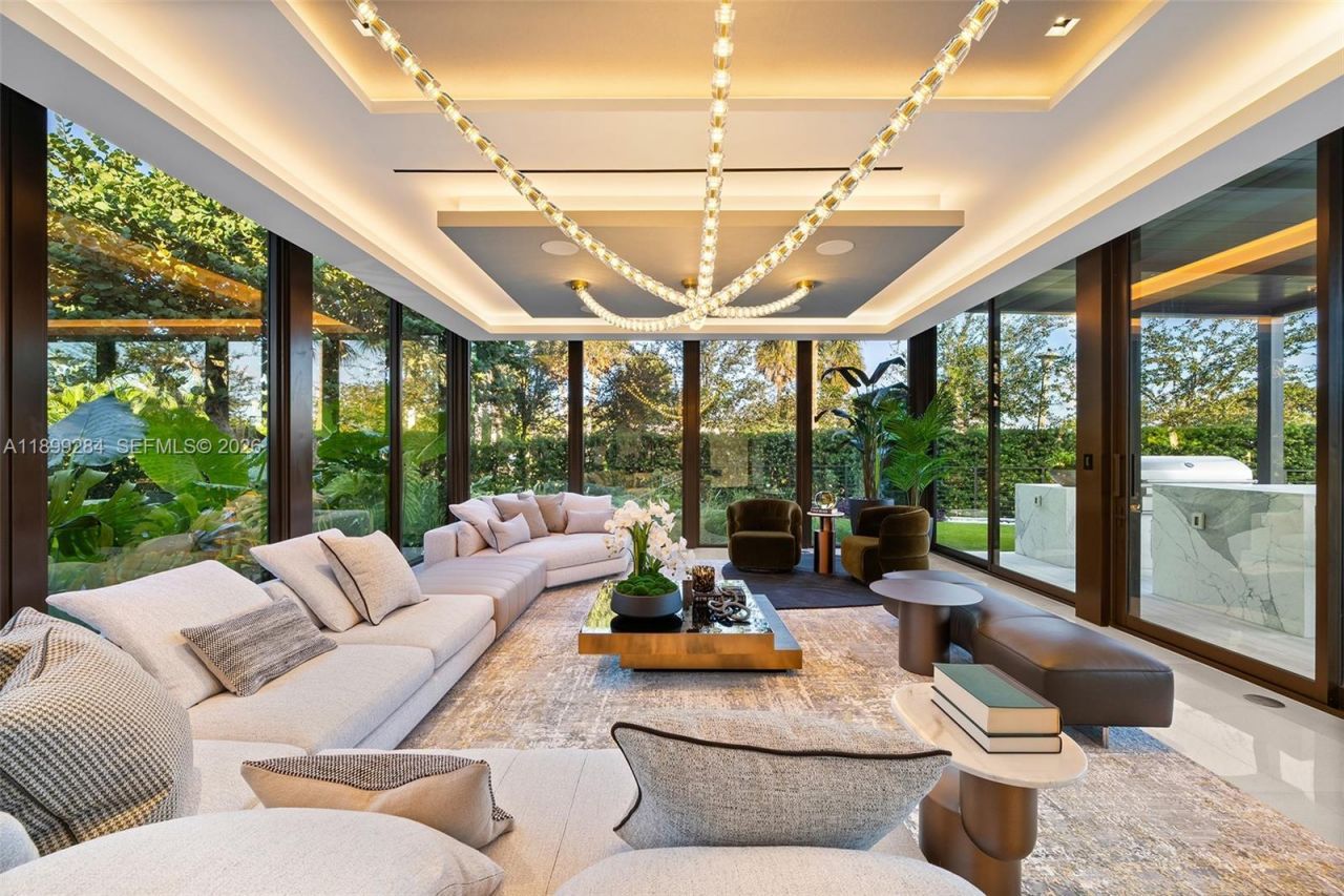 790 Lake Rd, Miami, FL 33137 Photo