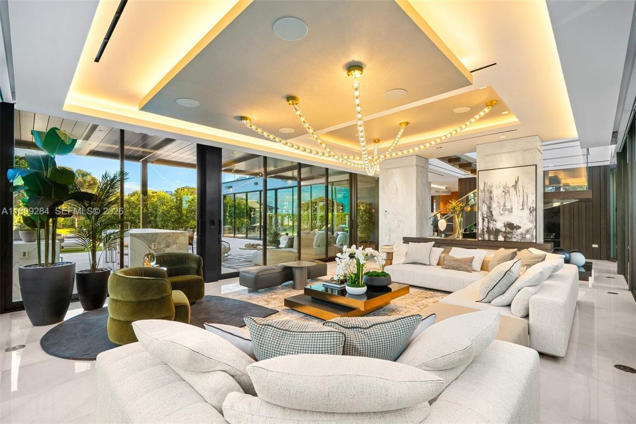 790 Lake Rd, Miami, FL 33137 Photo