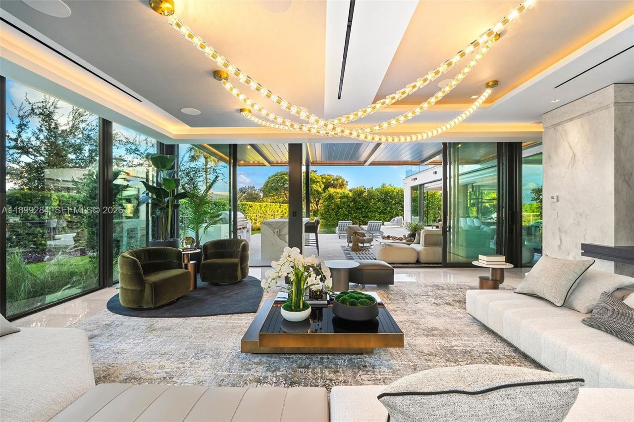 790 Lake Rd, Miami, FL 33137 Photo