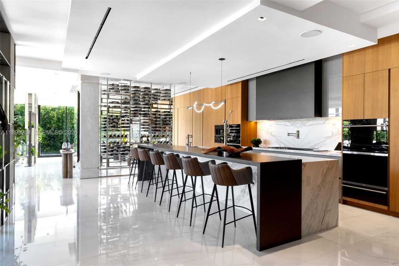 790 Lake Rd, Miami, FL 33137 Photo