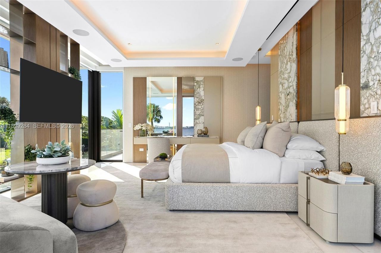 790 Lake Rd, Miami, FL 33137 Photo