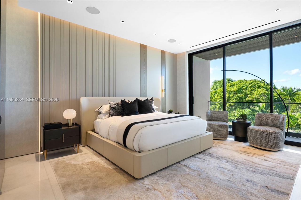 790 Lake Rd, Miami, FL 33137 Photo