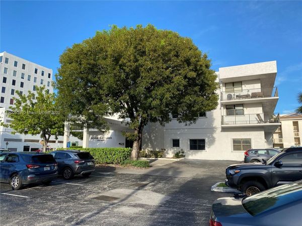 1900 Diana Dr, Unit 3D, Hallandale Beach, FL 33009