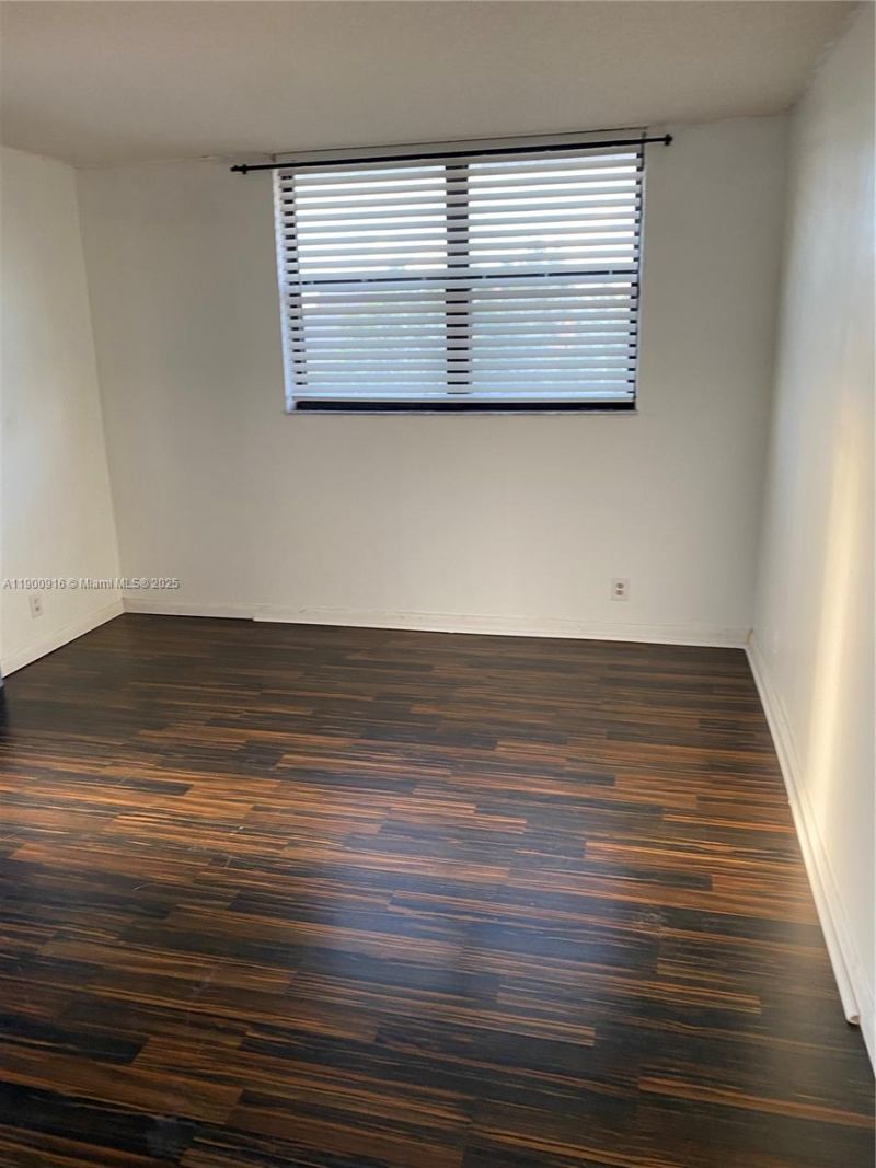 1900 Diana Dr, Unit 3D, Hallandale Beach, FL 33009 Photo