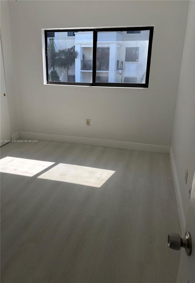 220 SW 7th St, Unit 8, Boca Raton, FL 33432 Photo