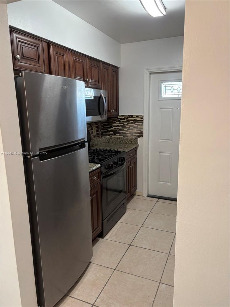 220 SW 7th St, Unit 8, Boca Raton, FL 33432 Photo