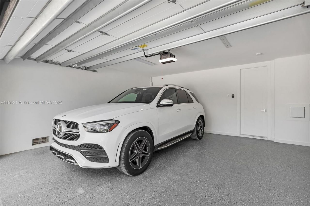 59720 Overseas Hwy #9, Marathon, FL 33050 Photo