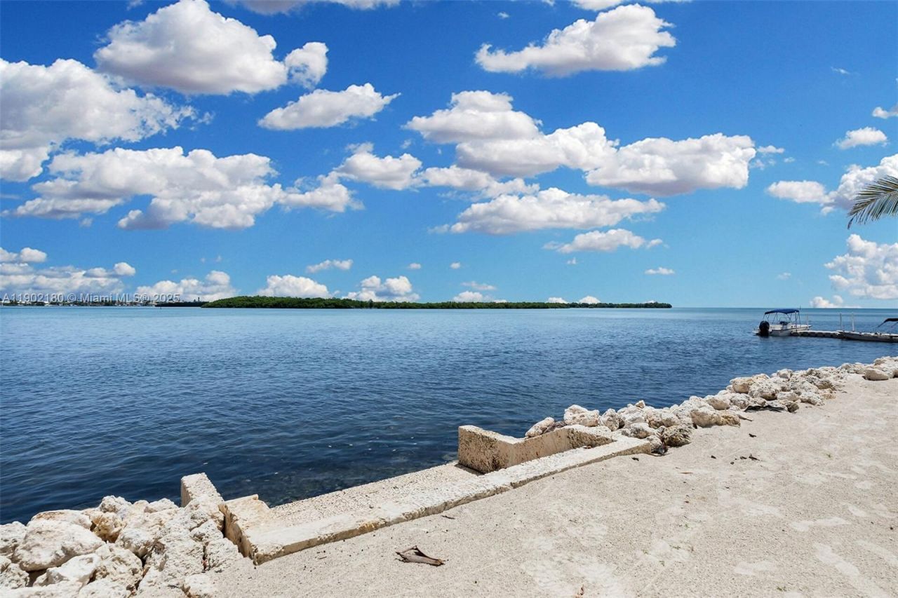 59720 Overseas Hwy #9, Marathon, FL 33050 Photo