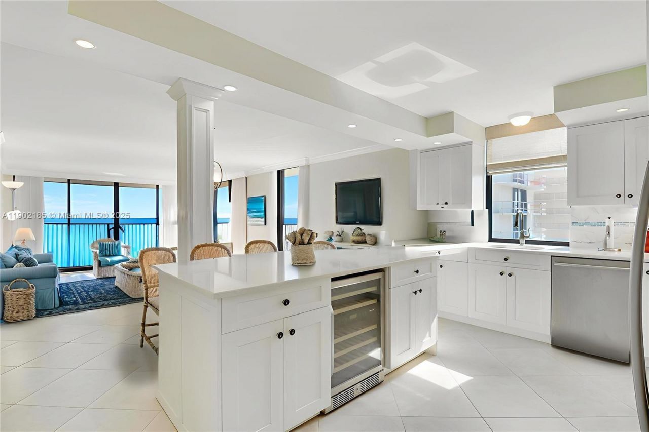 200 Beach Road, Unit 703, Tequesta, FL 33469 Photo