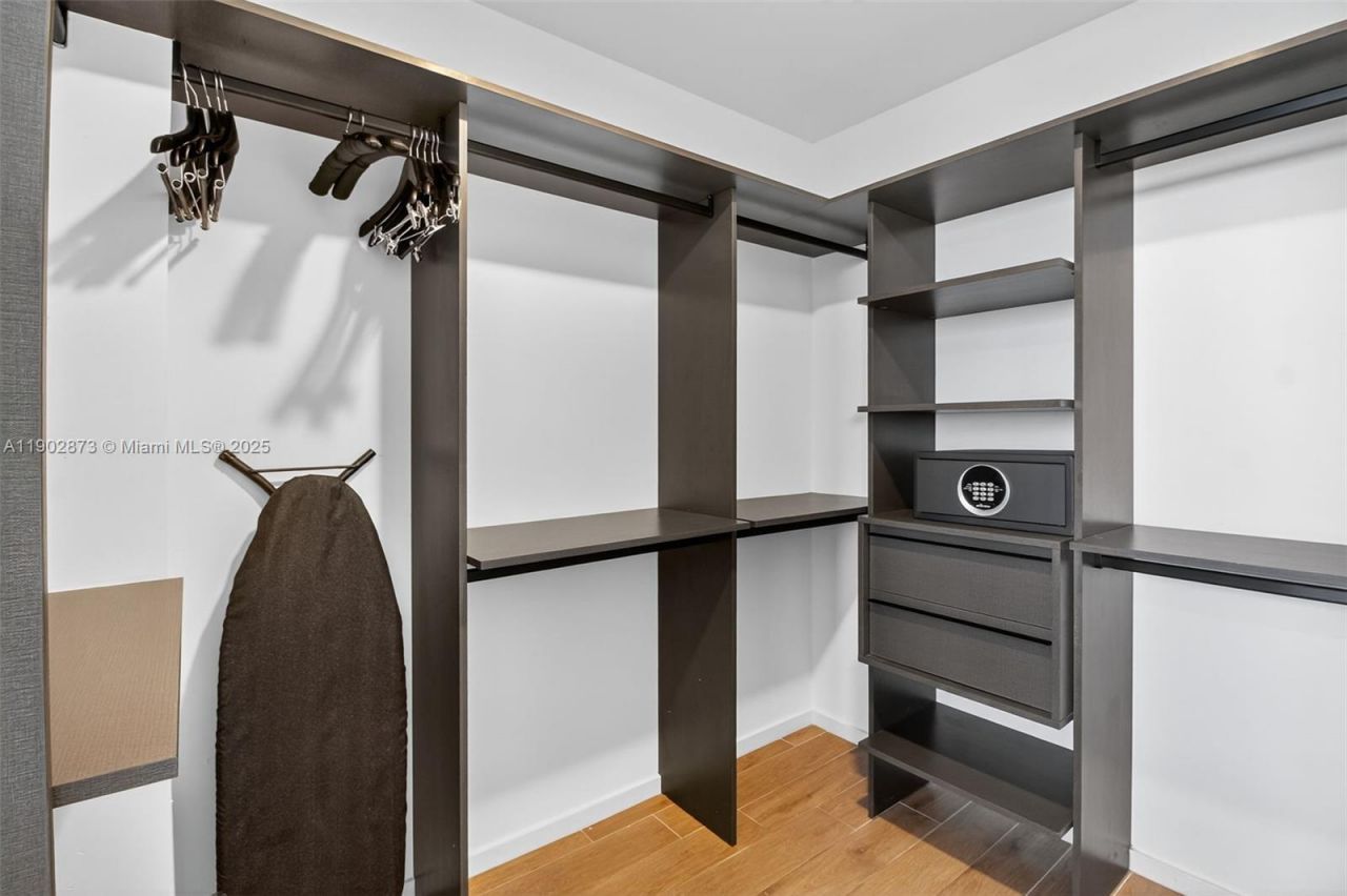 398 NE 5th St, Unit 4719, Miami, FL 33132 Photo