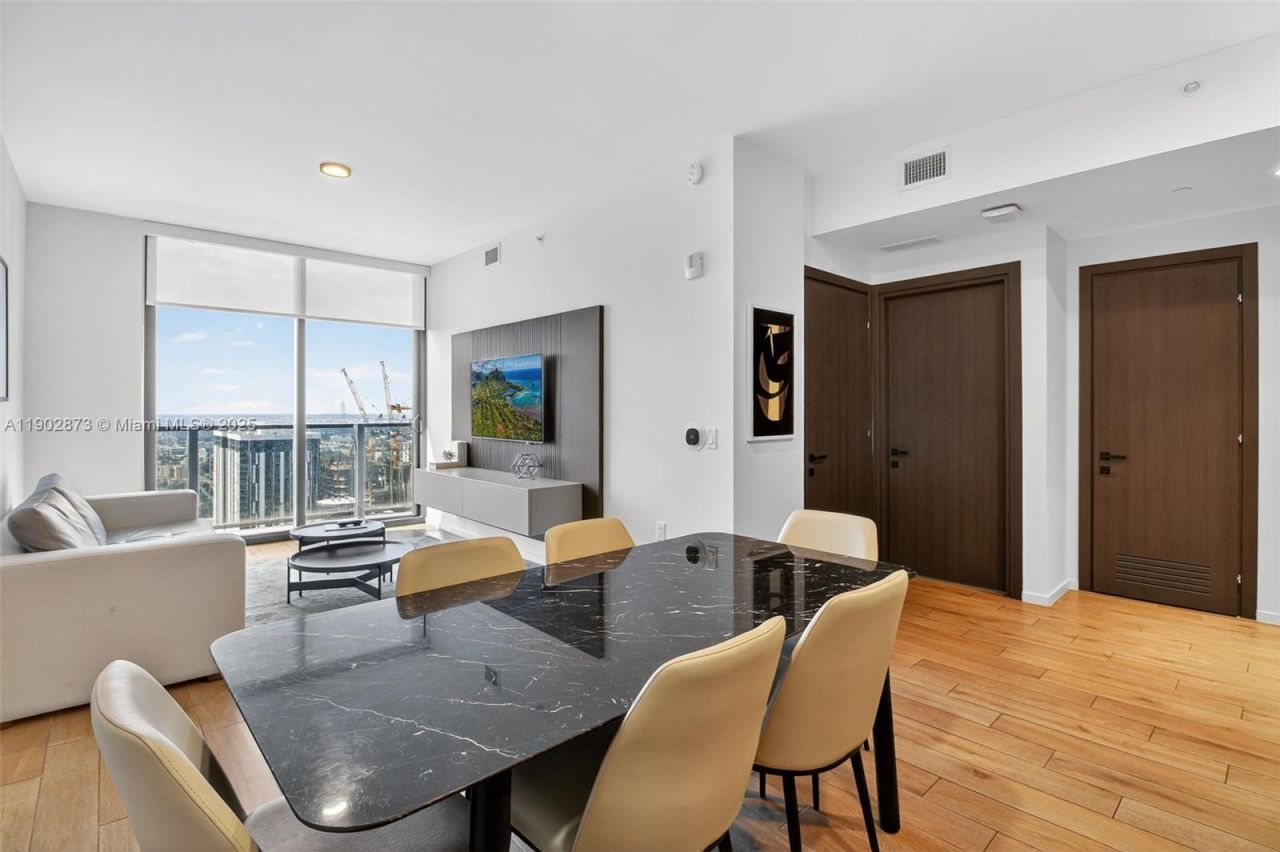 398 NE 5th St, Unit 4719, Miami, FL 33132 Photo