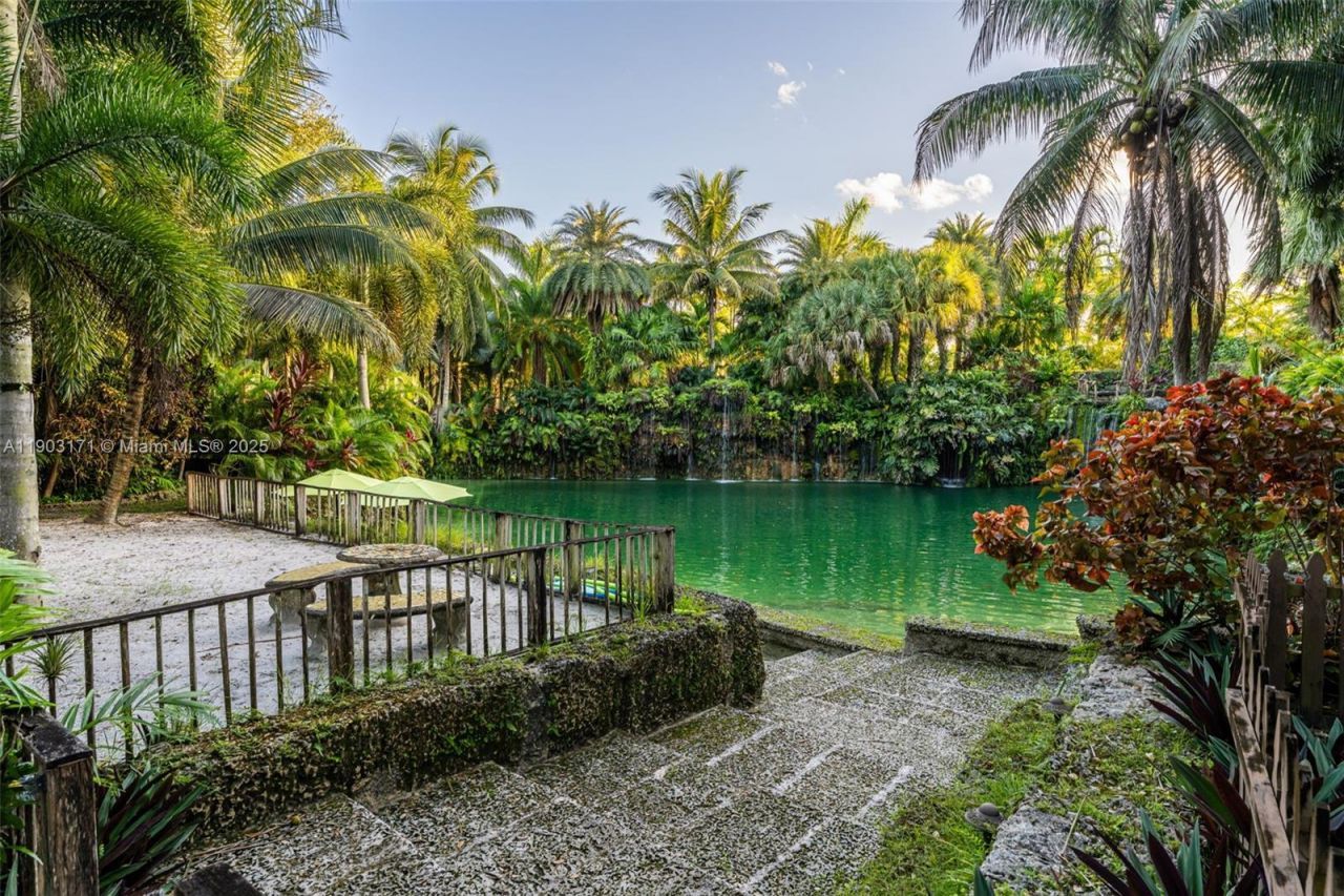 15000 SW 200th St, Miami, FL 33187 Photo