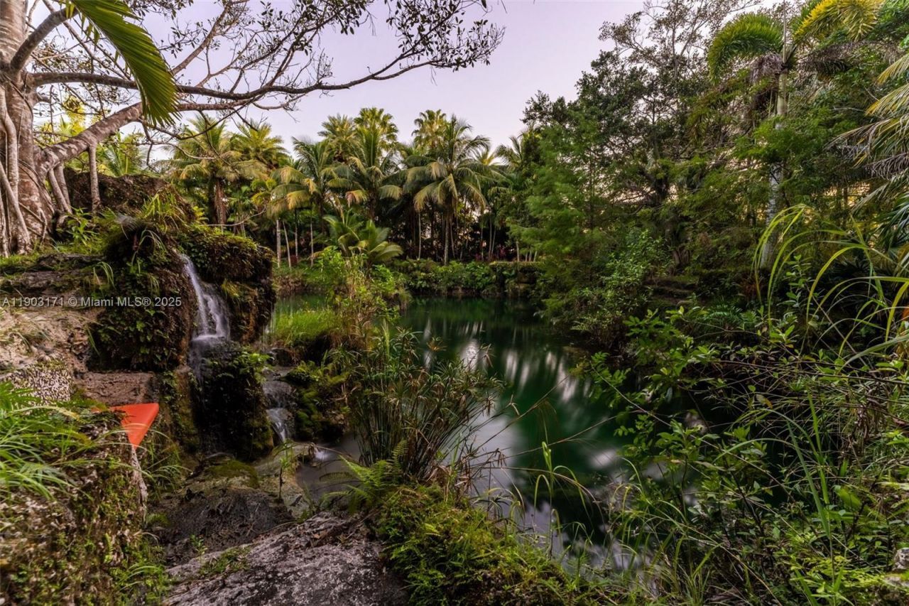 15000 SW 200th St, Miami, FL 33187 Photo