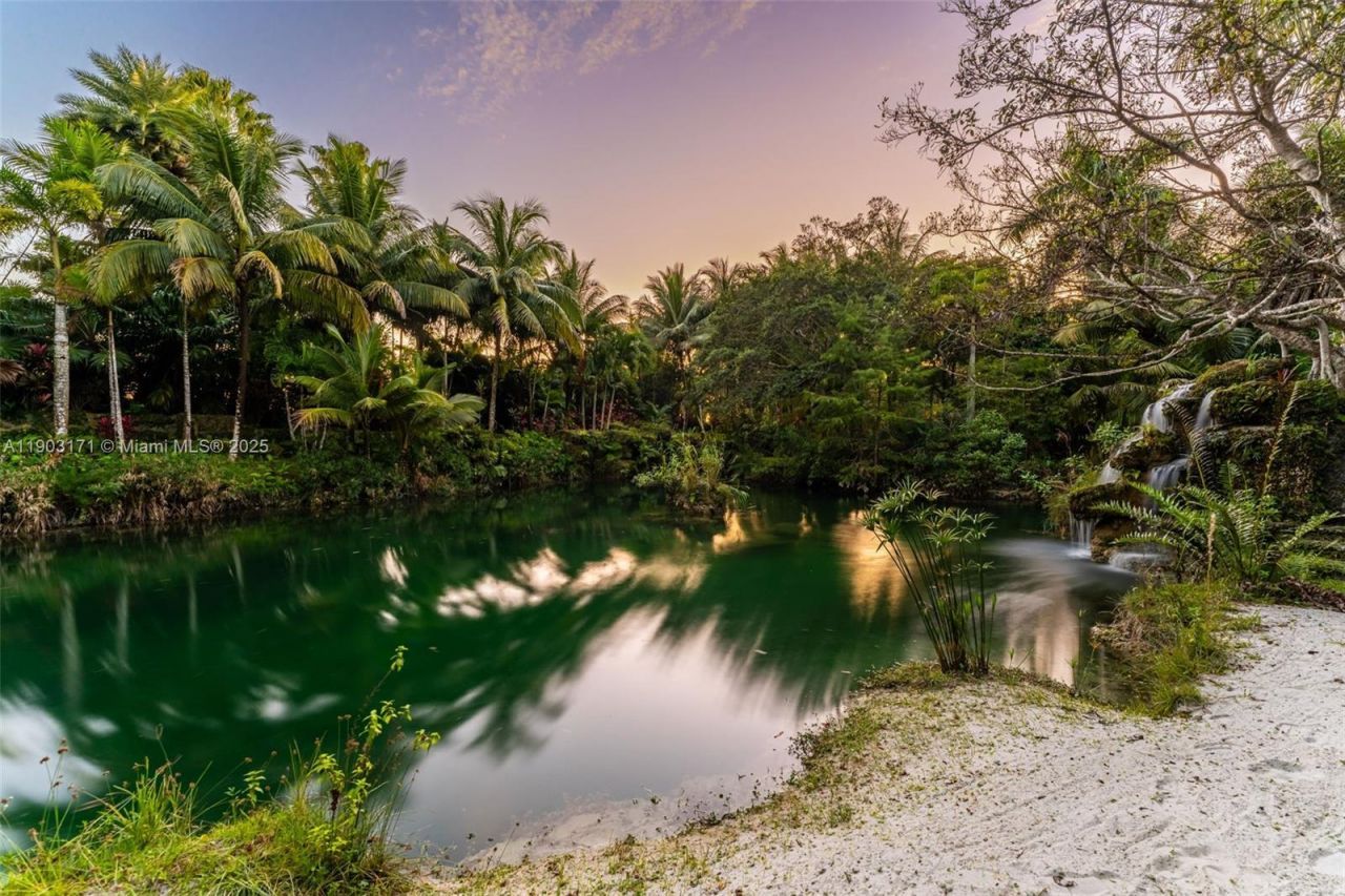 15000 SW 200th St, Miami, FL 33187 Photo