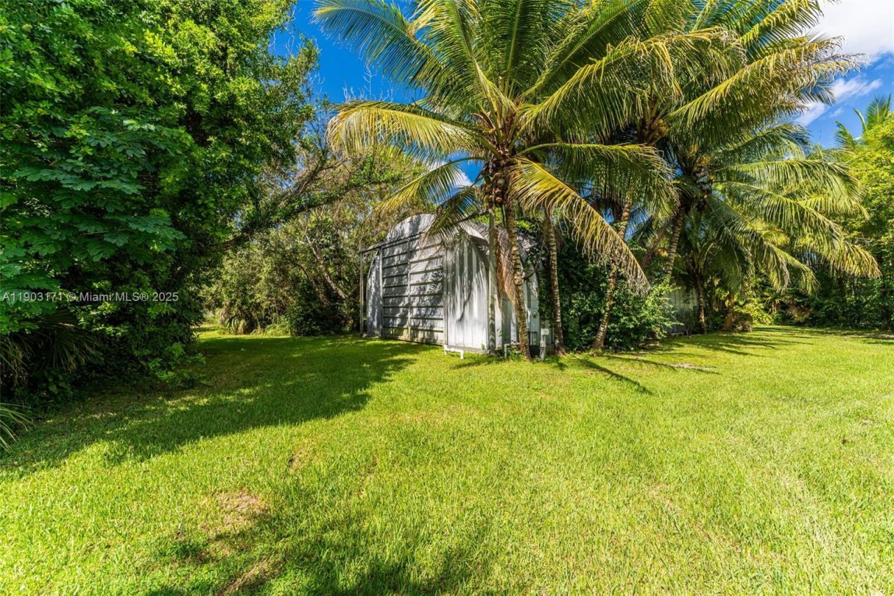 15000 SW 200th St, Miami, FL 33187 Photo