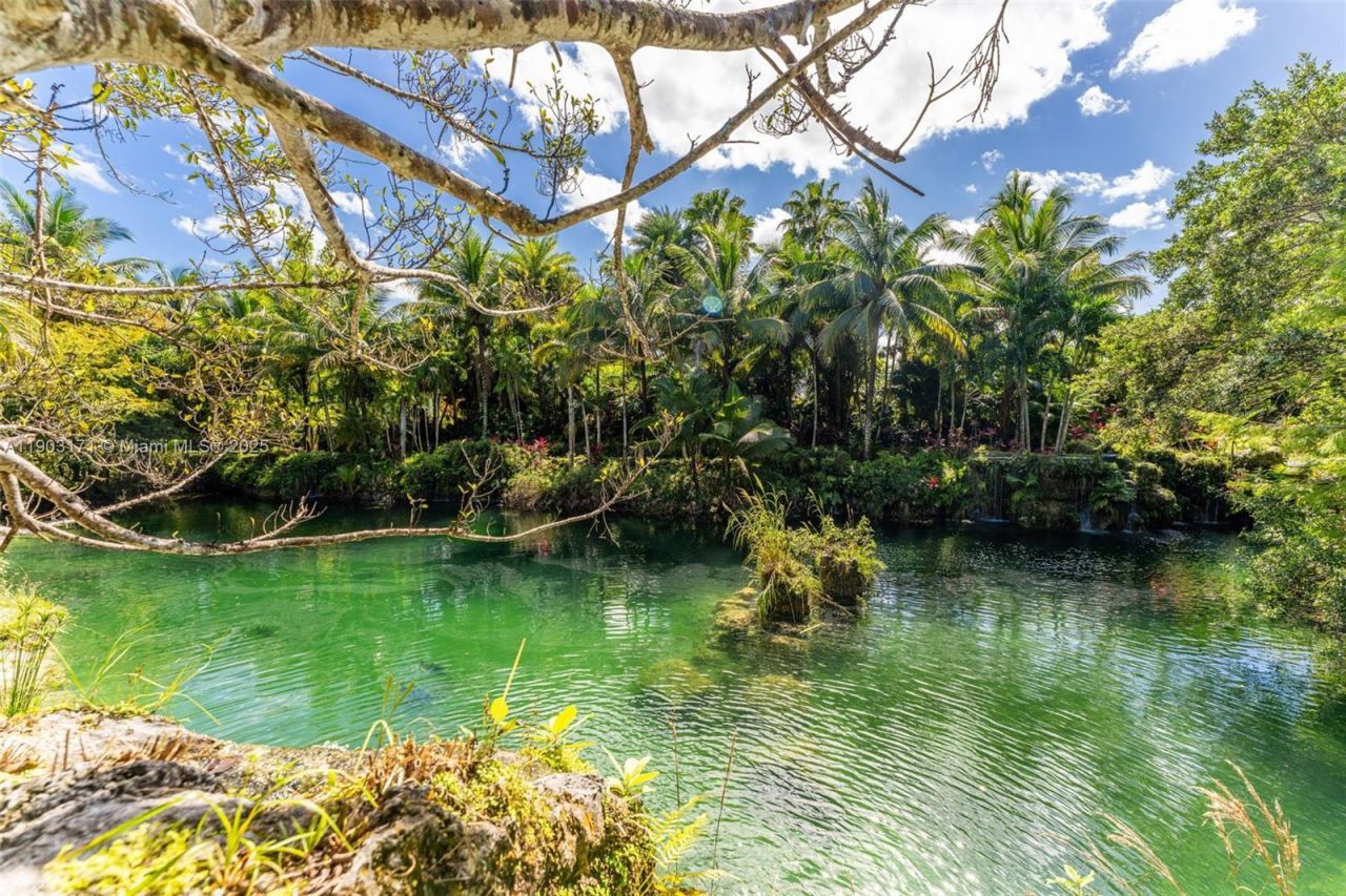 15000 SW 200th St, Miami, FL 33187 Photo