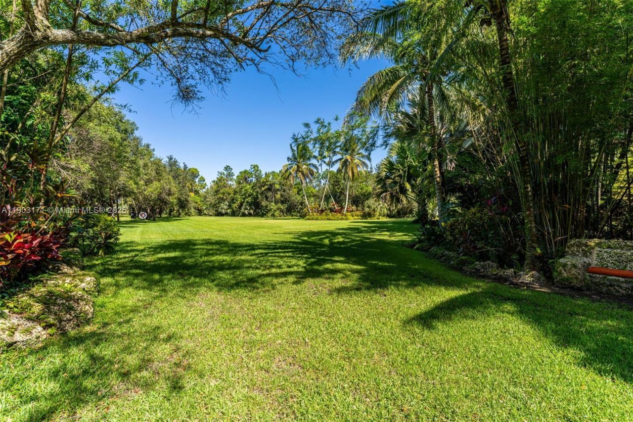 15000 SW 200th St, Miami, FL 33187 Photo