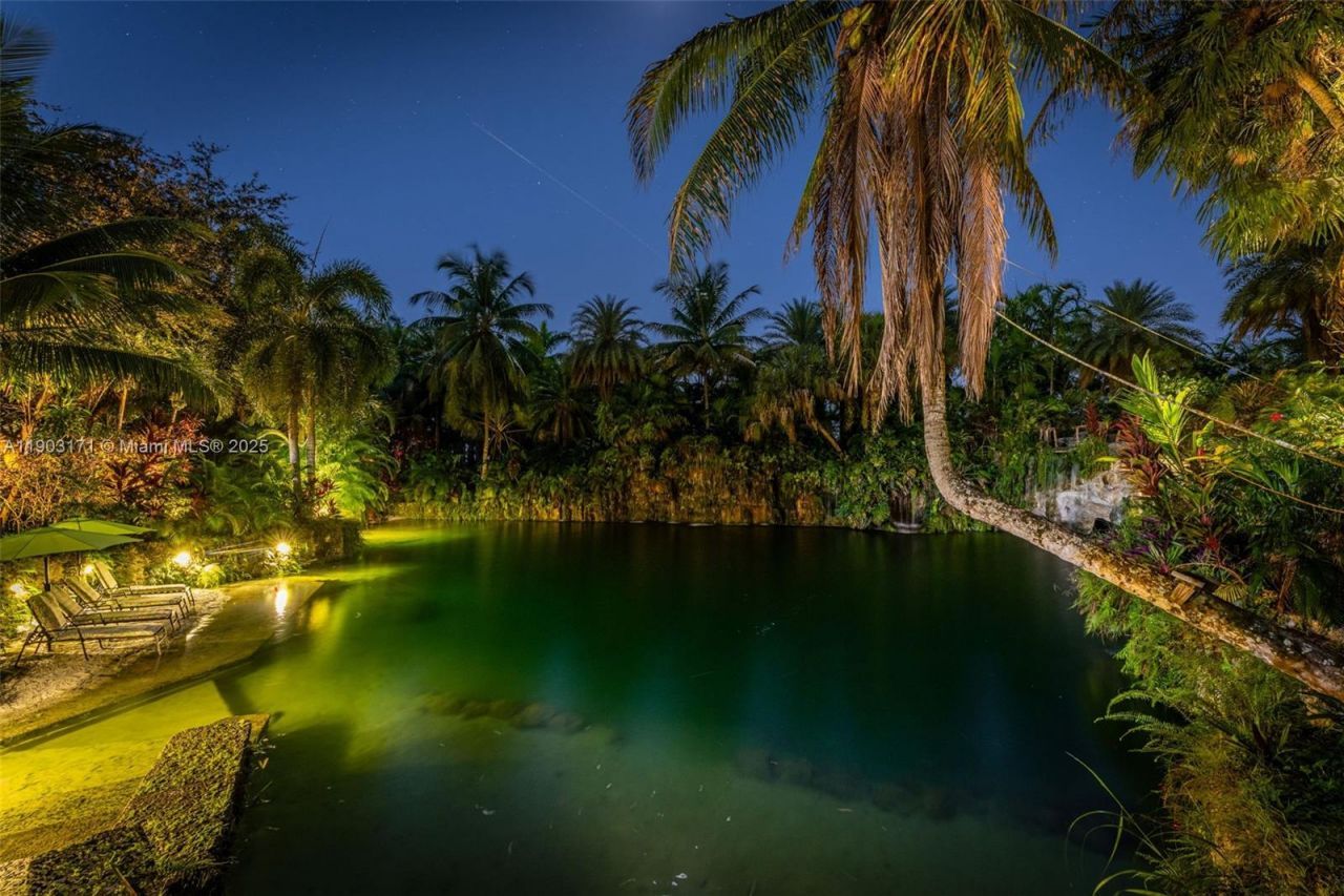 15000 SW 200th St, Miami, FL 33187 Photo