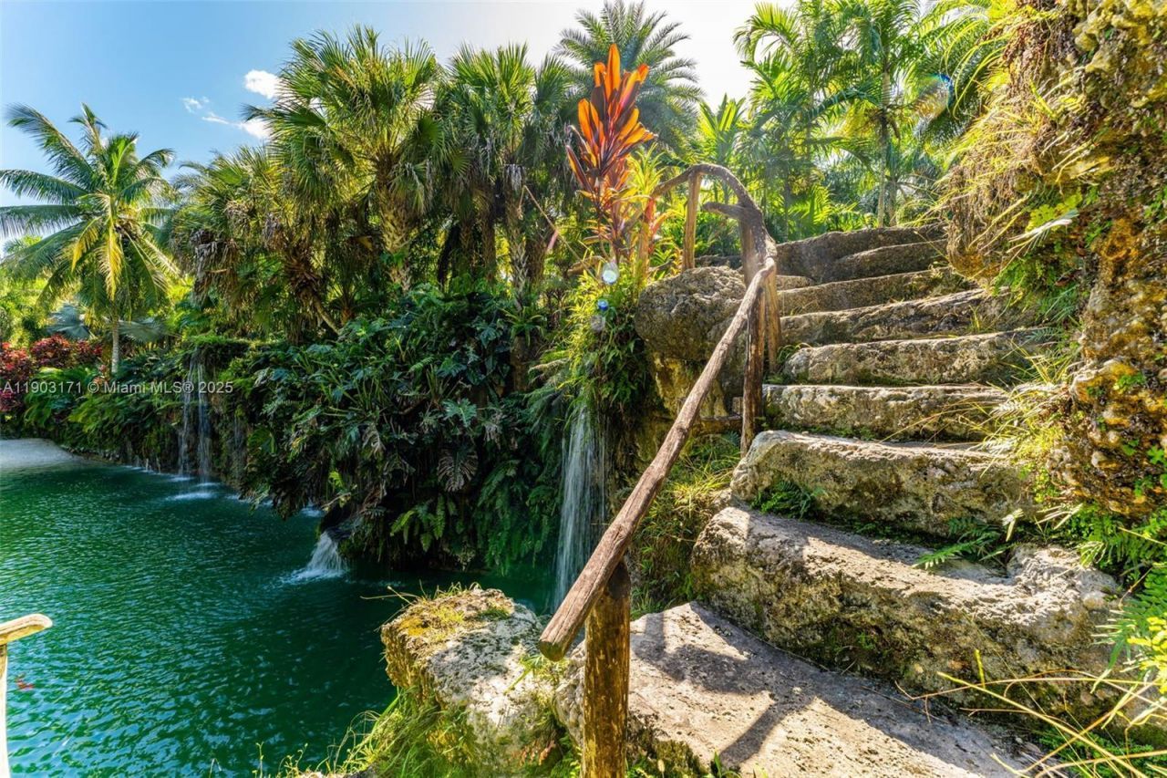 15000 SW 200th St, Miami, FL 33187 Photo