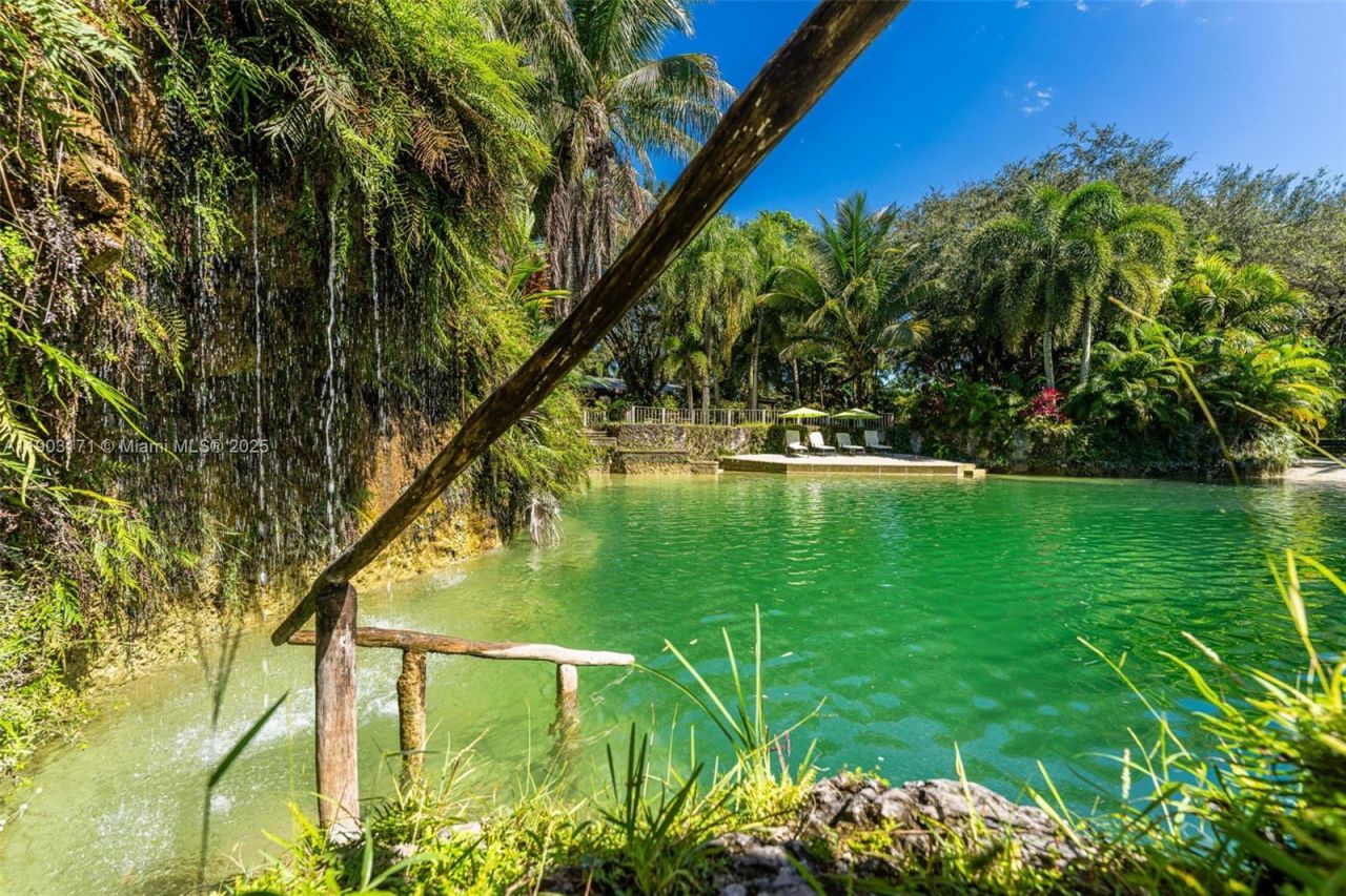 15000 SW 200th St, Miami, FL 33187 Photo