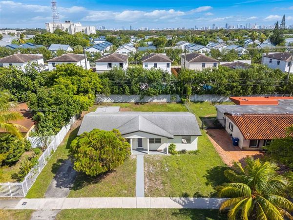 21241 NE 2nd Ave, Miami, FL 33179