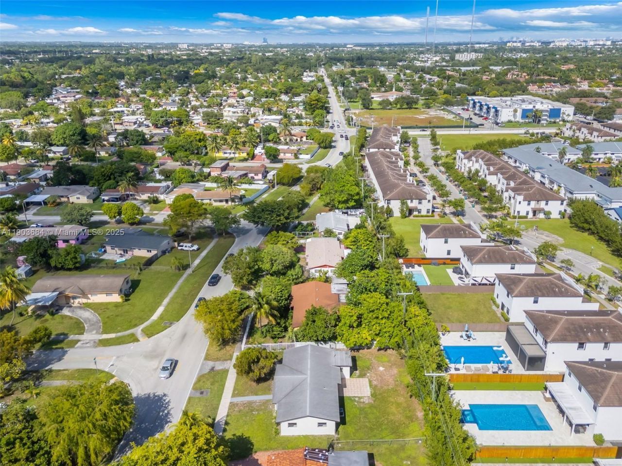 21241 NE 2nd Ave, Miami, FL 33179 Photo