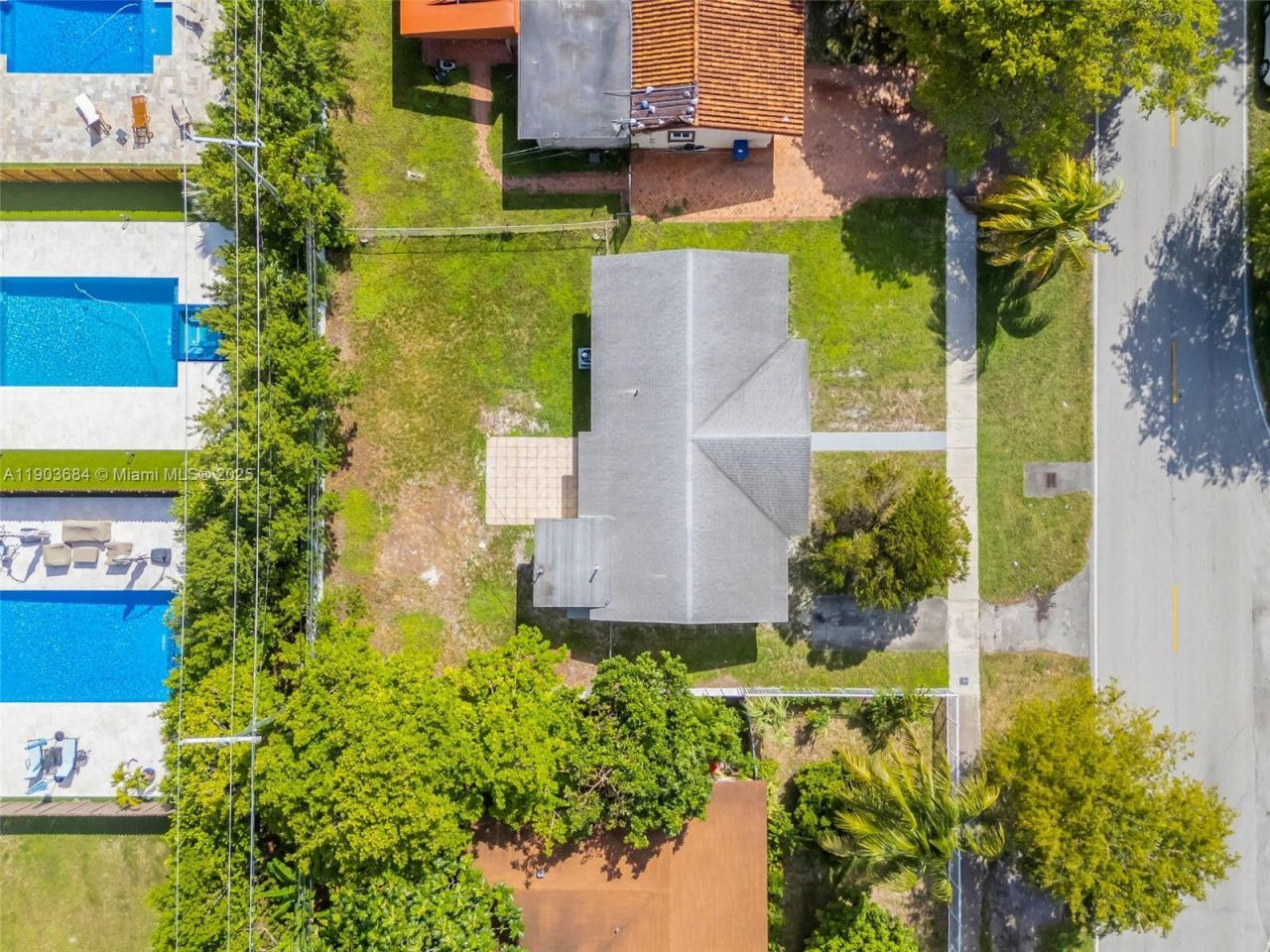 21241 NE 2nd Ave, Miami, FL 33179 Photo