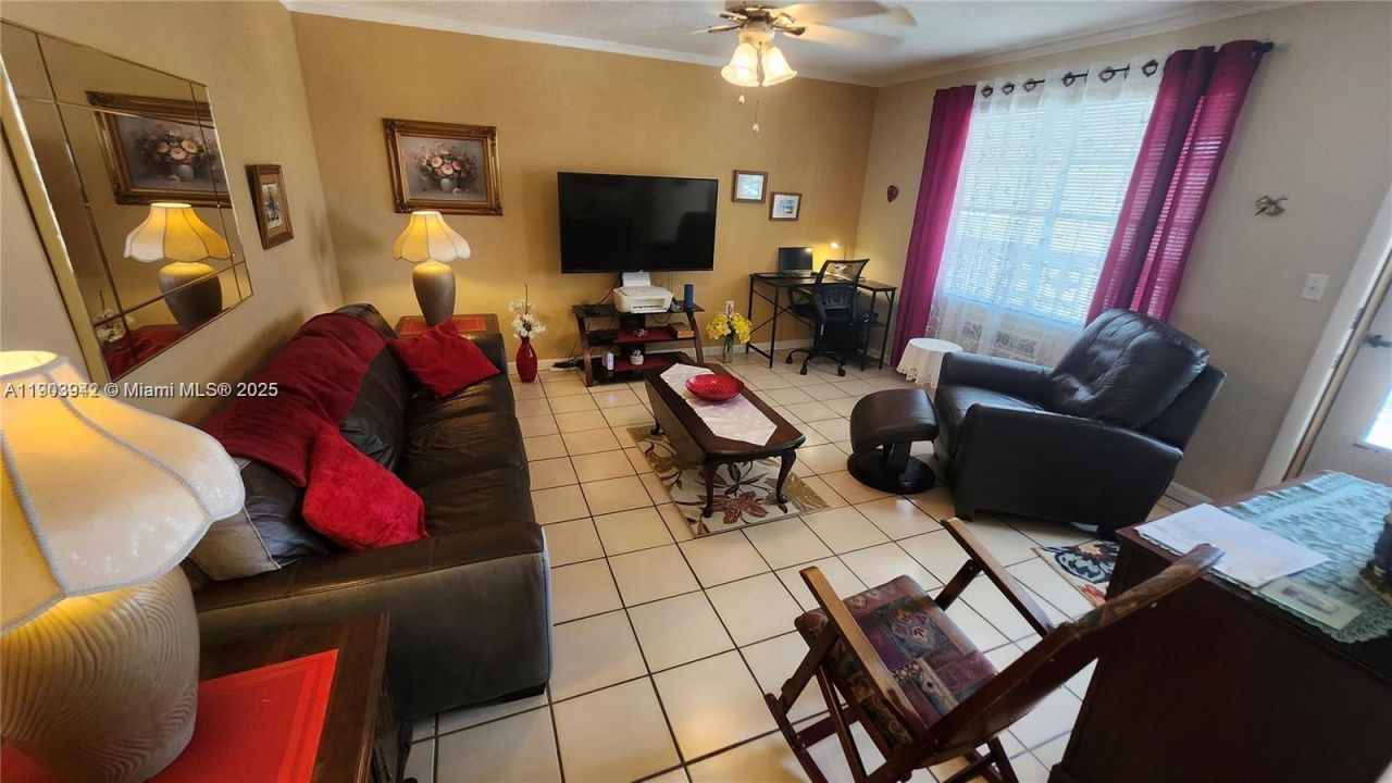 16901 NE 13th Ave, Unit 306, Miami, FL 33162 Photo