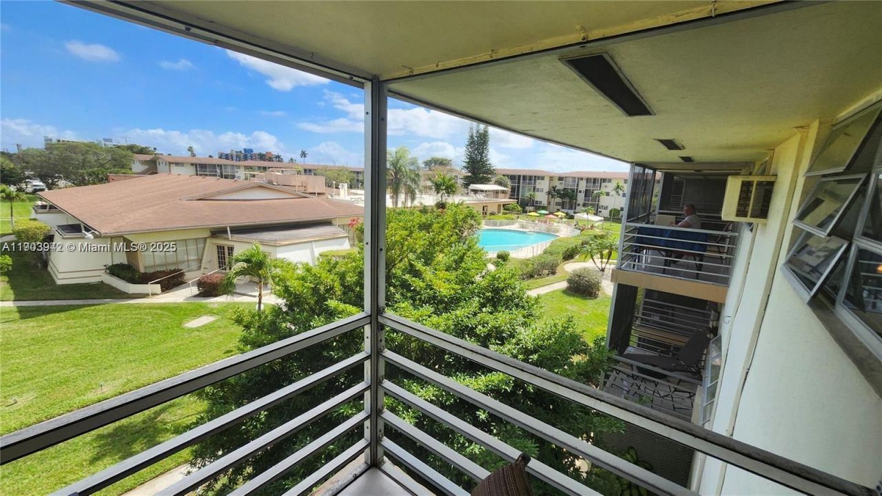 16901 NE 13th Ave, Unit 306, Miami, FL 33162 Photo