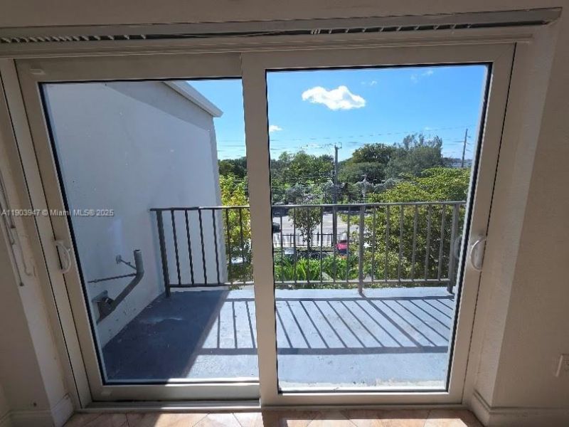 5505 NW 7th St, Unit W401, Miami, FL 33126 Photo