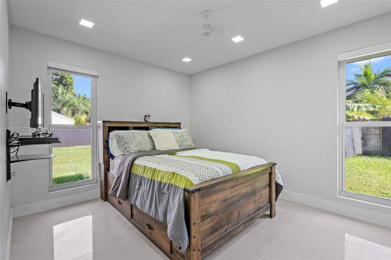 15281 SW 153rd St, Miami, FL 33187 Photo