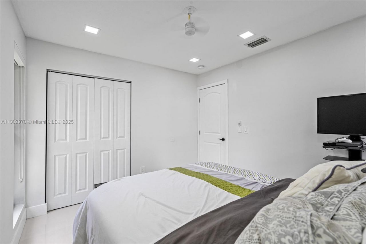 15281 SW 153rd St, Miami, FL 33187 Photo