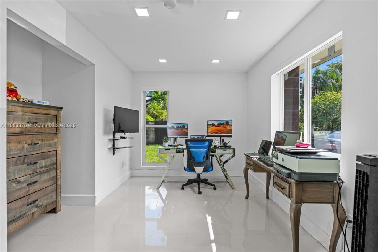 15281 SW 153rd St, Miami, FL 33187 Photo