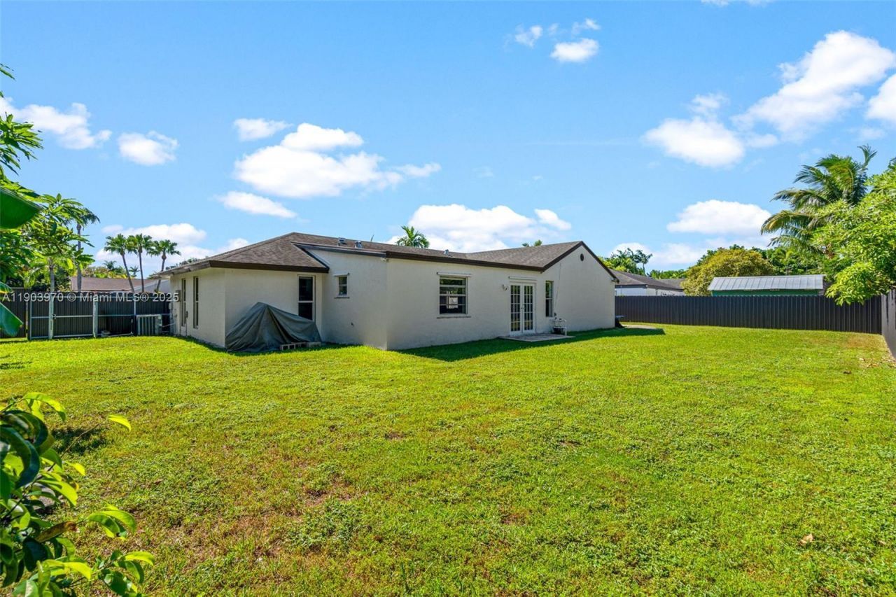15281 SW 153rd St, Miami, FL 33187 Photo