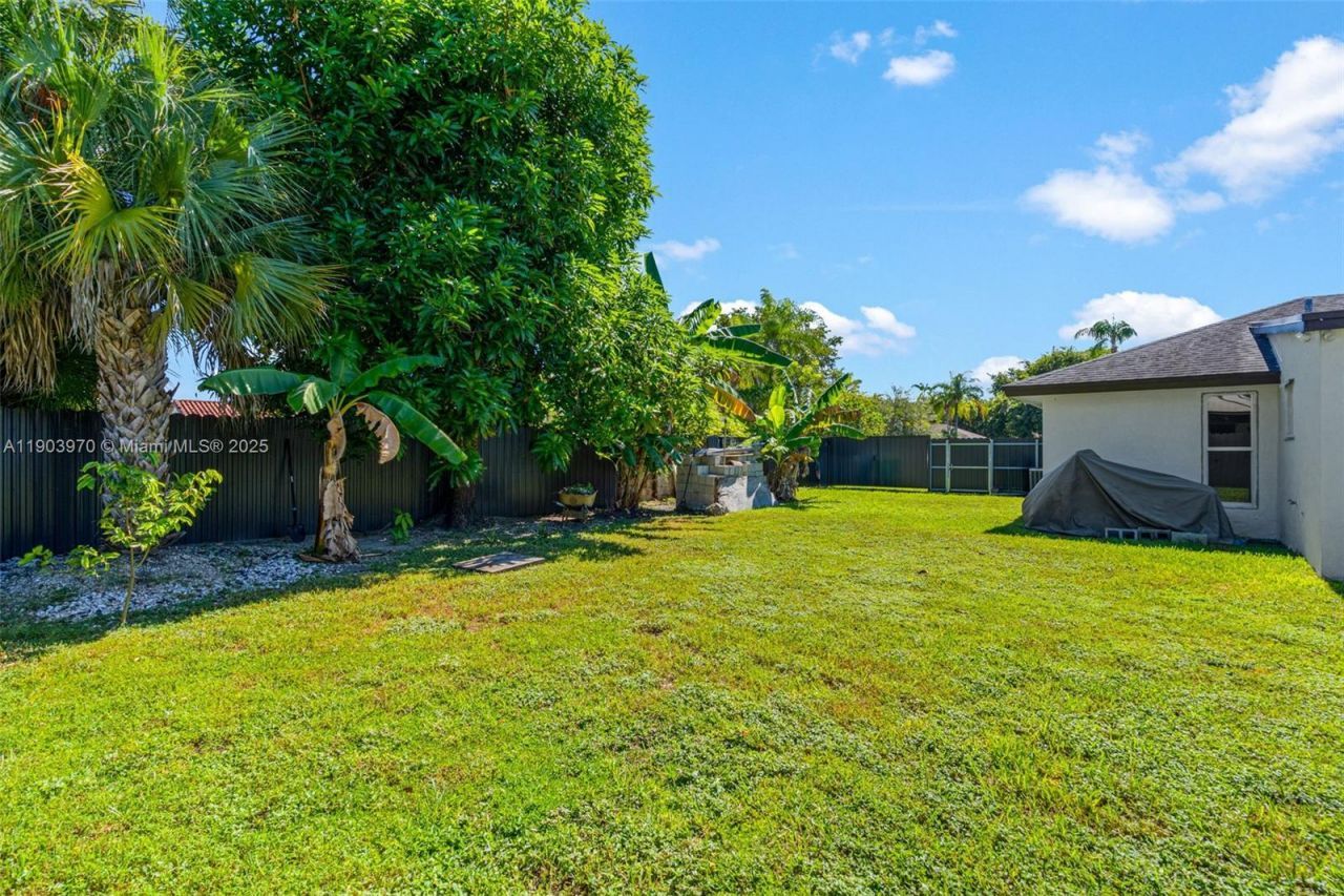 15281 SW 153rd St, Miami, FL 33187 Photo