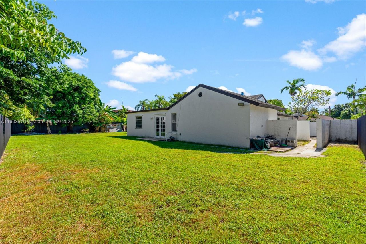 15281 SW 153rd St, Miami, FL 33187 Photo