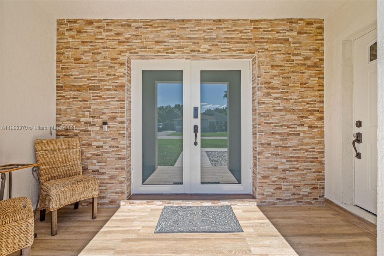 15281 SW 153rd St, Miami, FL 33187 Photo