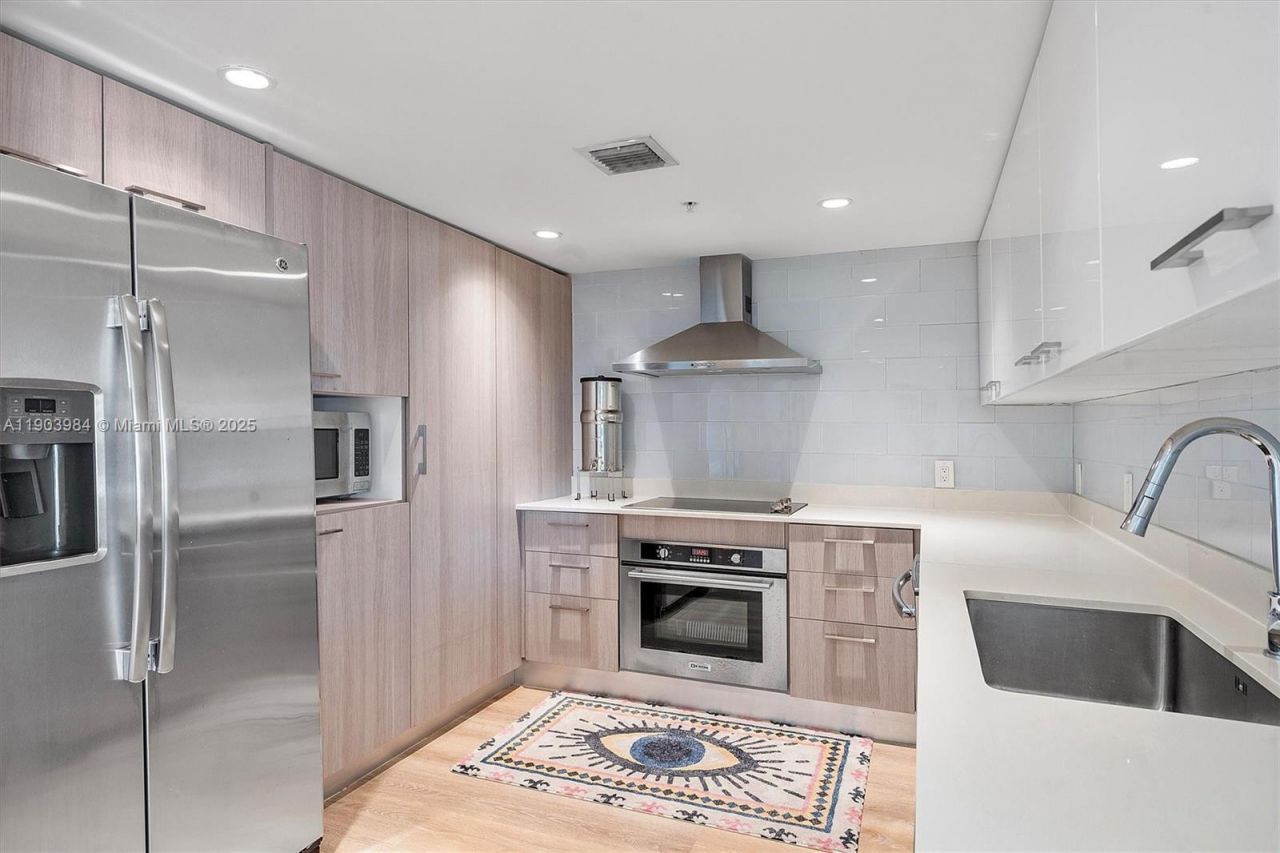 1133 102nd St, Unit 301, Bay Harbor Islands, FL 33154 Photo