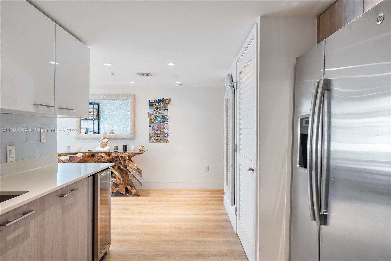 1133 102nd St, Unit 301, Bay Harbor Islands, FL 33154 Photo