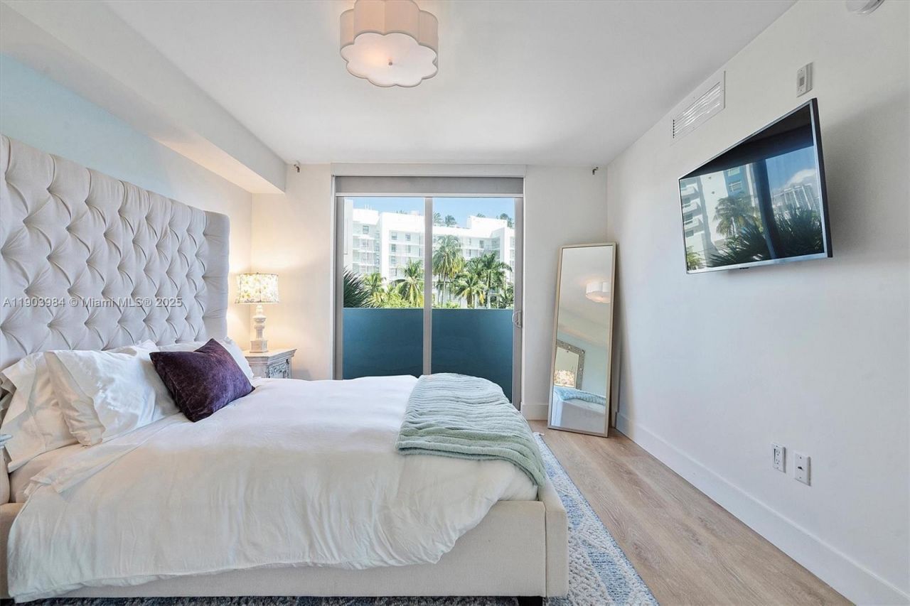 1133 102nd St, Unit 301, Bay Harbor Islands, FL 33154 Photo