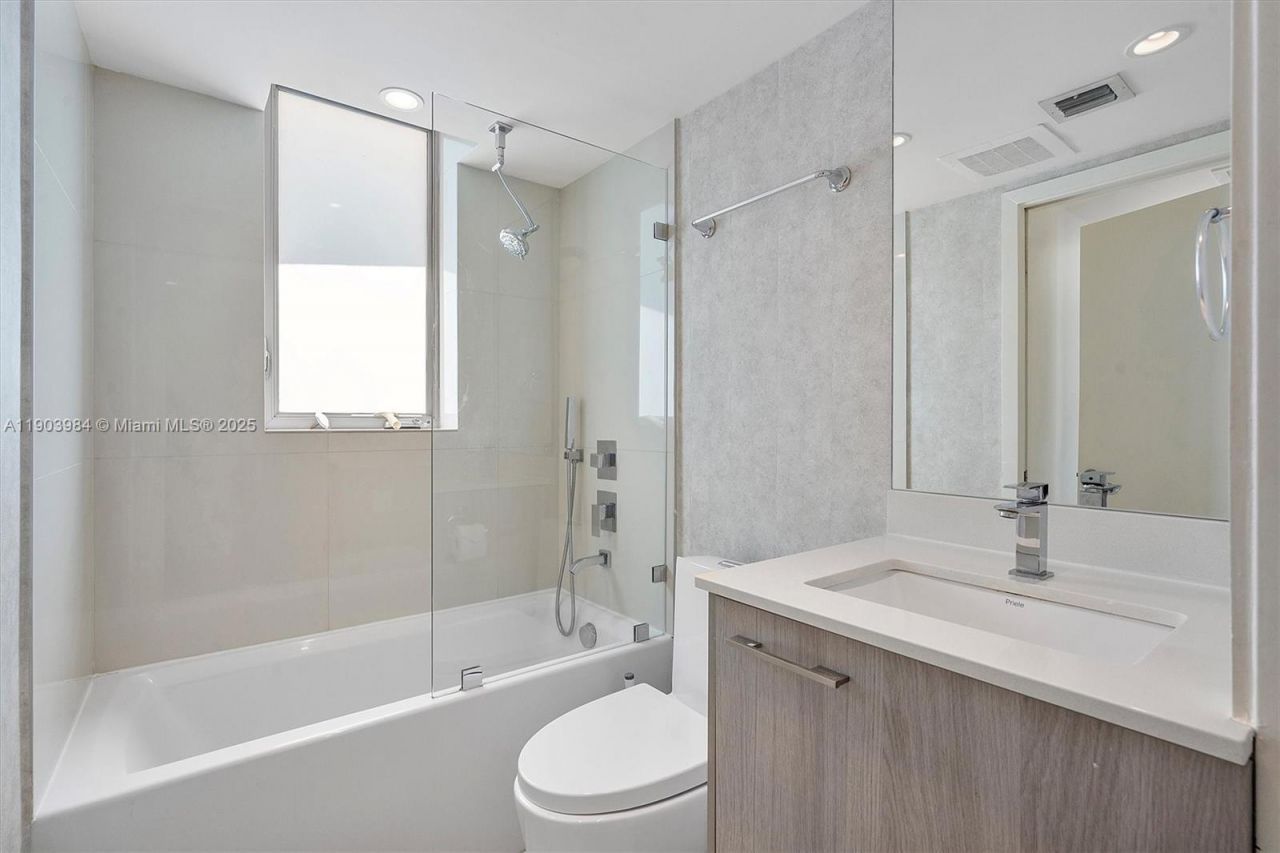 1133 102nd St, Unit 301, Bay Harbor Islands, FL 33154 Photo