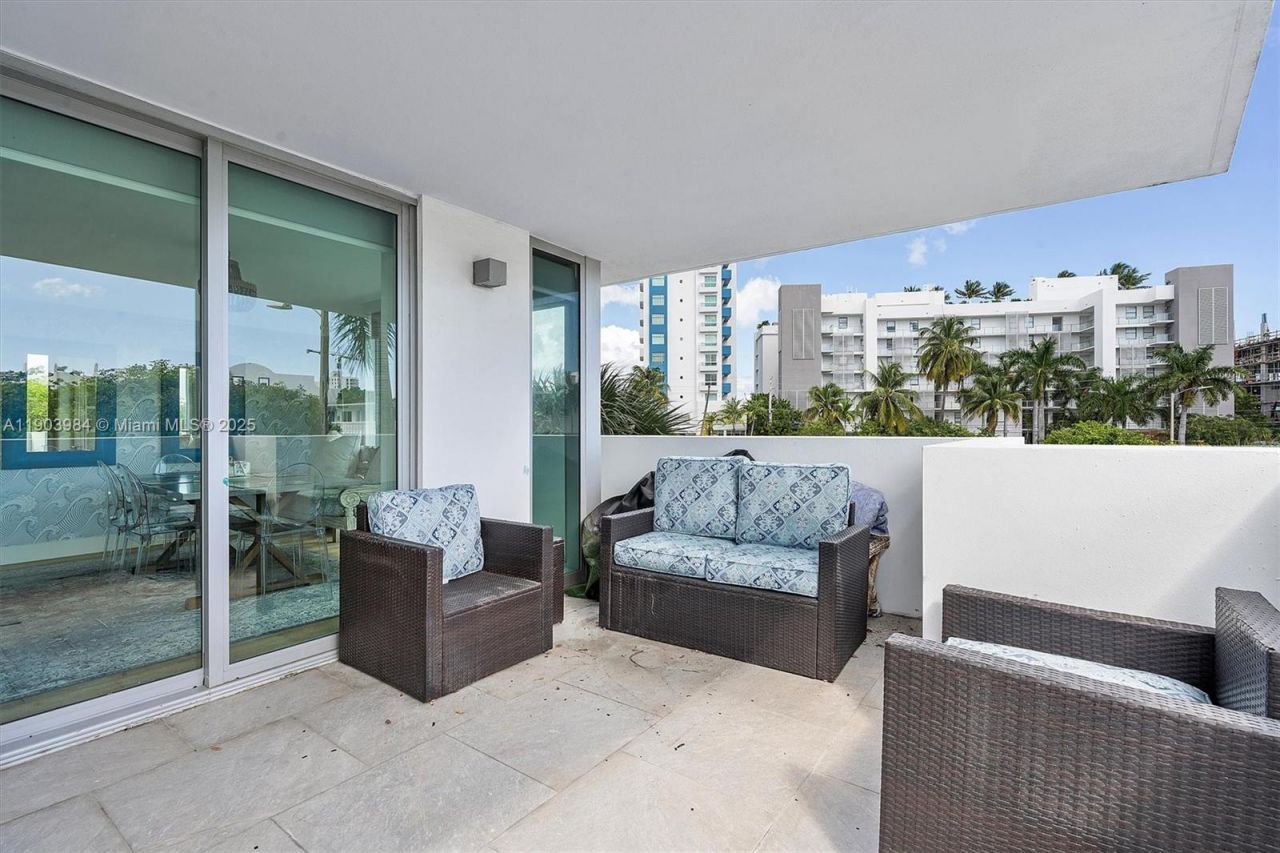 1133 102nd St, Unit 301, Bay Harbor Islands, FL 33154 Photo