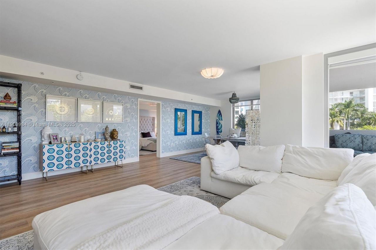 1133 102nd St, Unit 301, Bay Harbor Islands, FL 33154 Photo