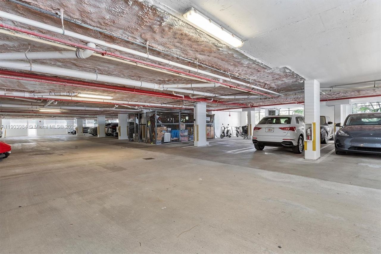 1133 102nd St, Unit 301, Bay Harbor Islands, FL 33154 Photo